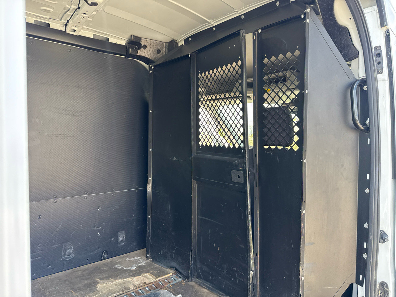 Used 2018 Ford Transit 250 148 Medium Roof w/ Interior Upgrade Package image 32