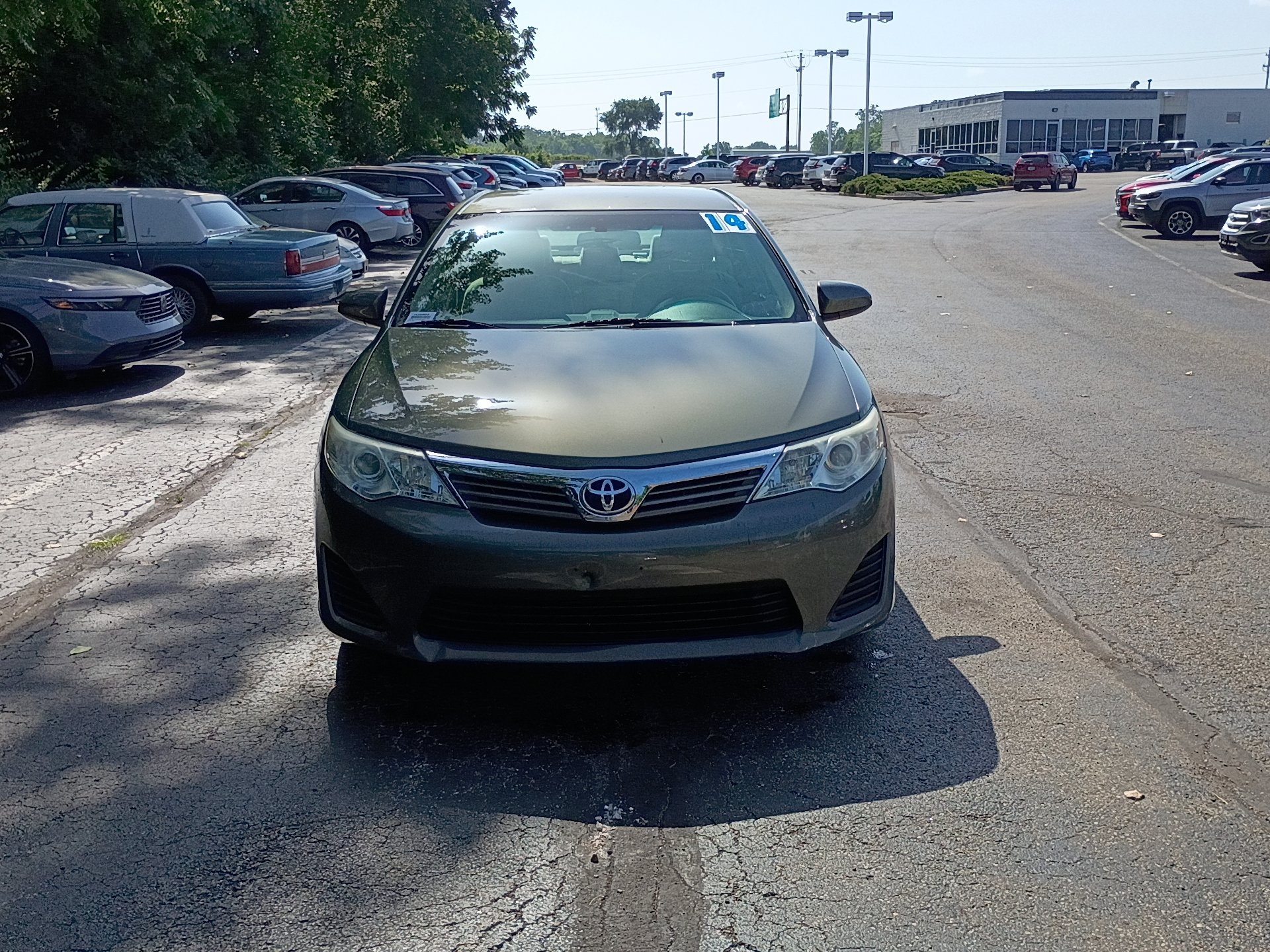 Used 2014 Toyota Camry FWD image 8