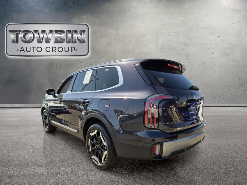 Certified 2025 Kia Telluride EX w/ EX Captain's Chair Package FWD image 7