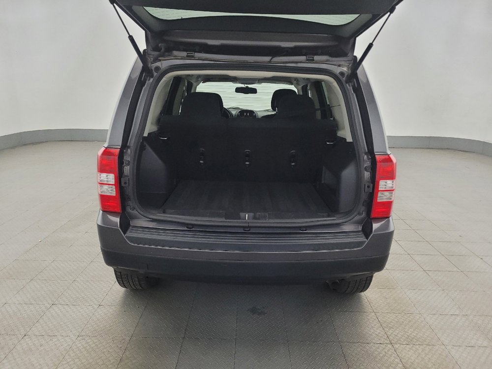 Used 2017 Jeep Patriot Latitude image 29