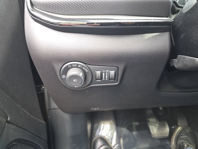 Used 2025 Jeep Compass Limited w/ High Altitude Package AWD/4WD image 18