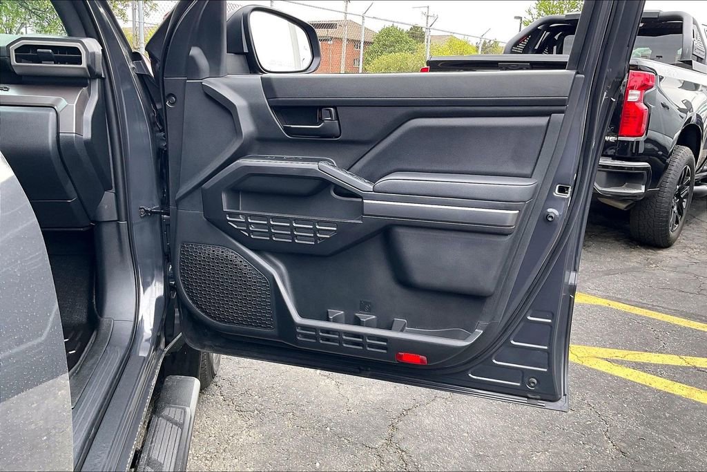 Used 2024 Toyota Tacoma SR5 AWD/4WD image 21