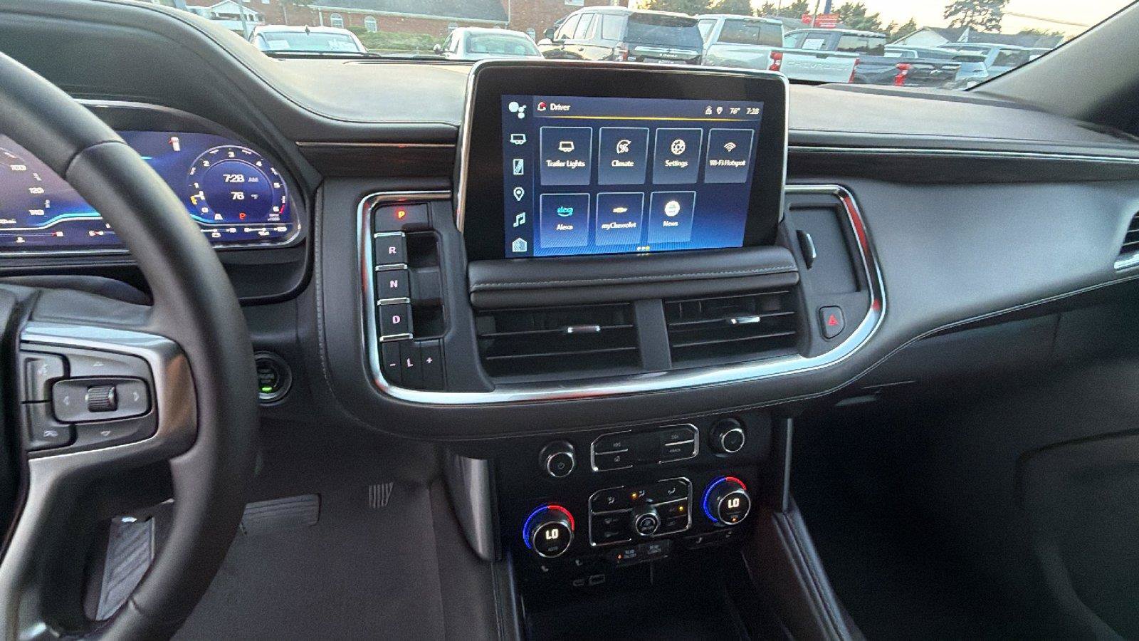 Used 2023 Chevrolet Suburban LT RWD image 5