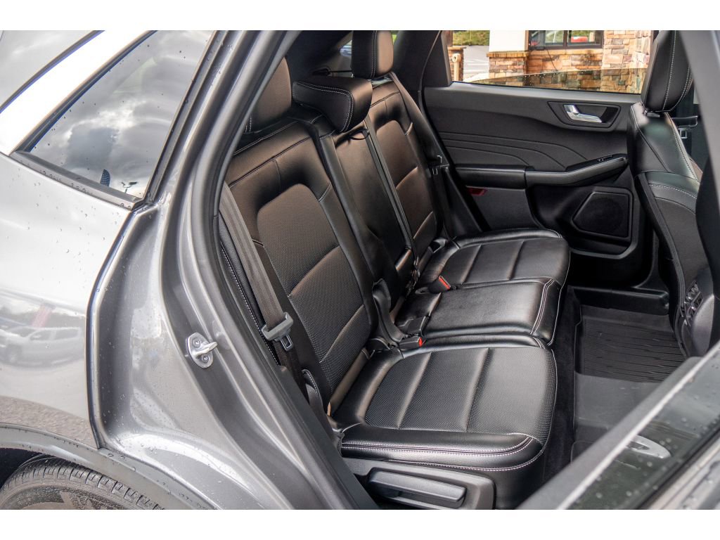 Used 2022 Ford Escape SEL image 18