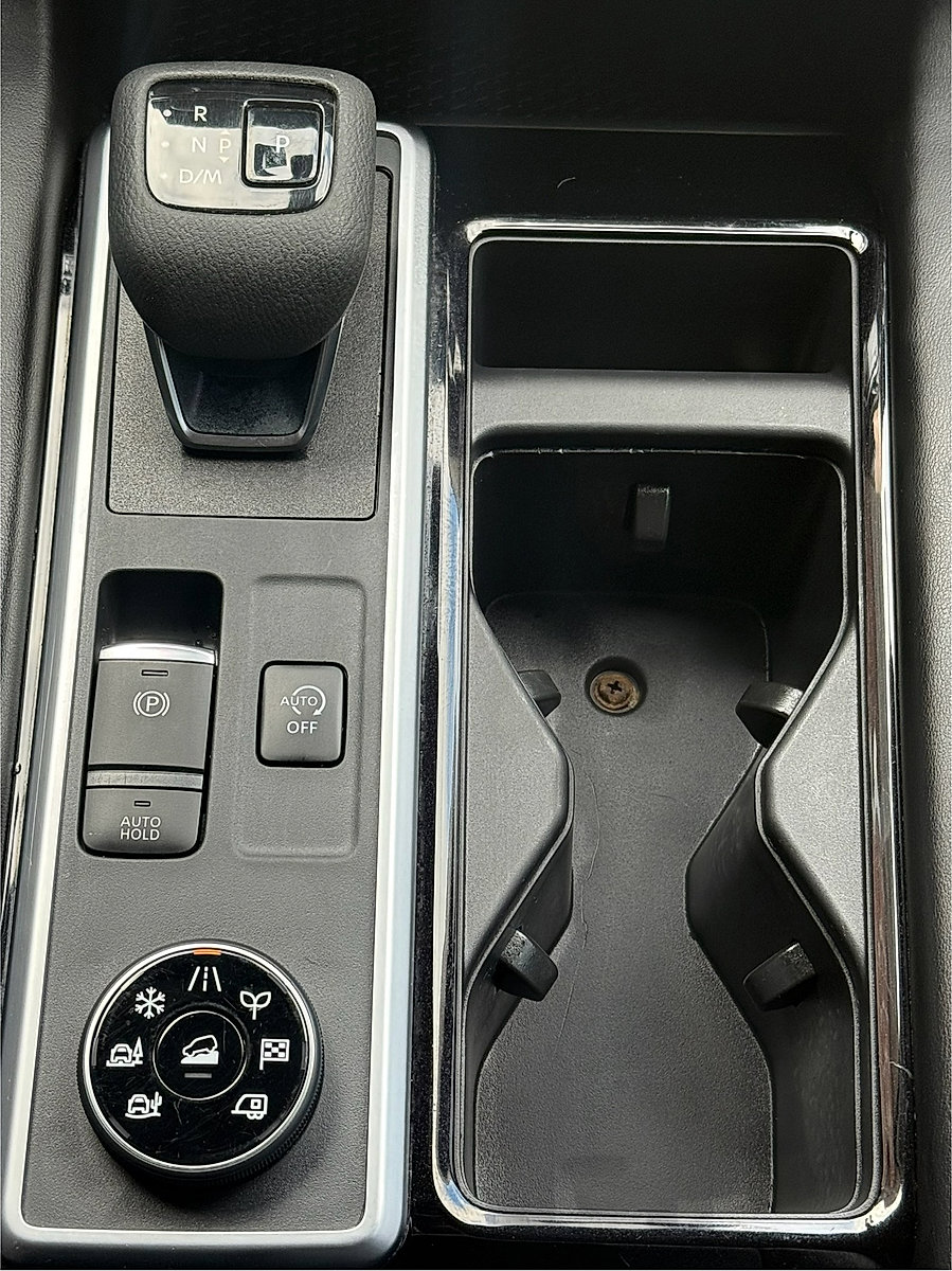 Used 2023 Nissan Pathfinder SV AWD/4WD image 16