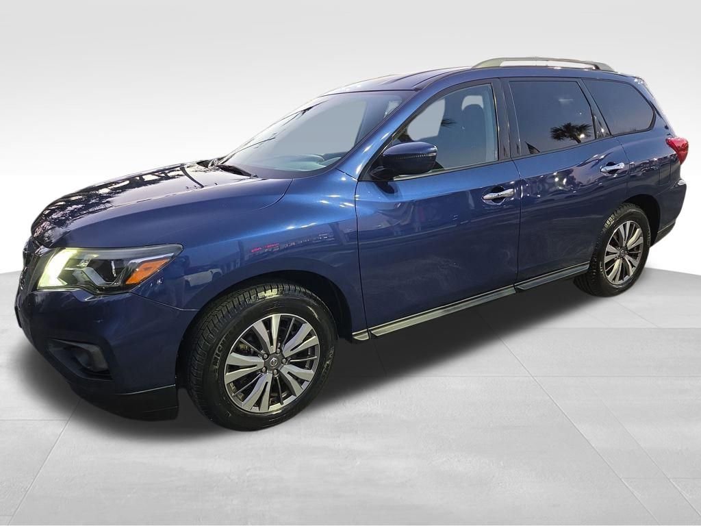 Used 2020 Nissan Pathfinder SV image 3