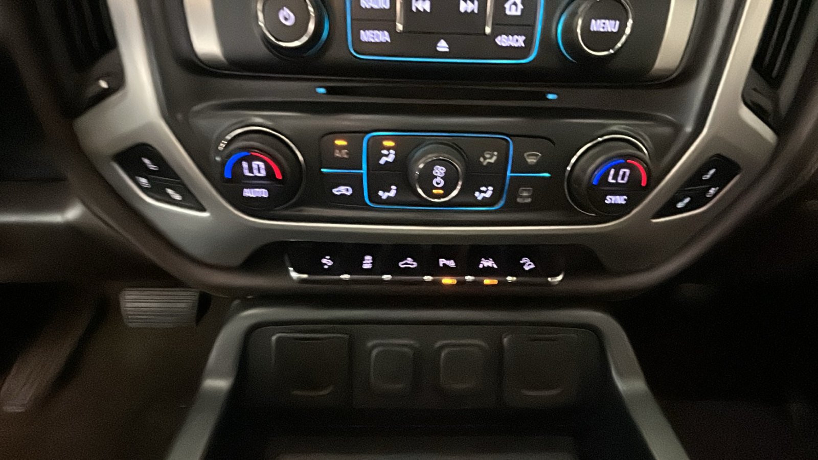 Used 2018 GMC Sierra 1500 SLT AWD/4WD image 26