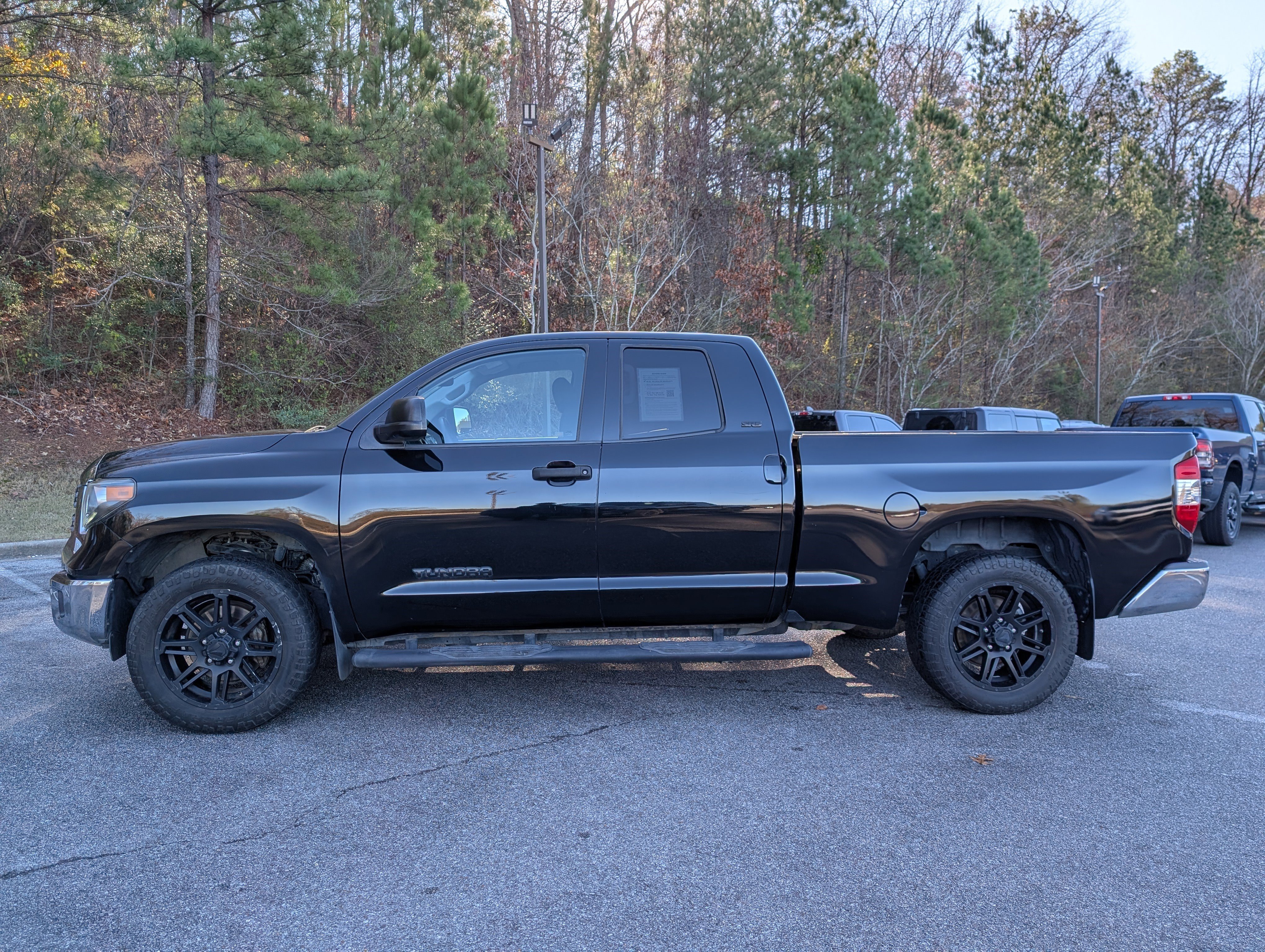 Used 2018 Toyota Tundra SR5 w/ SR5 Upgrade Package image 6