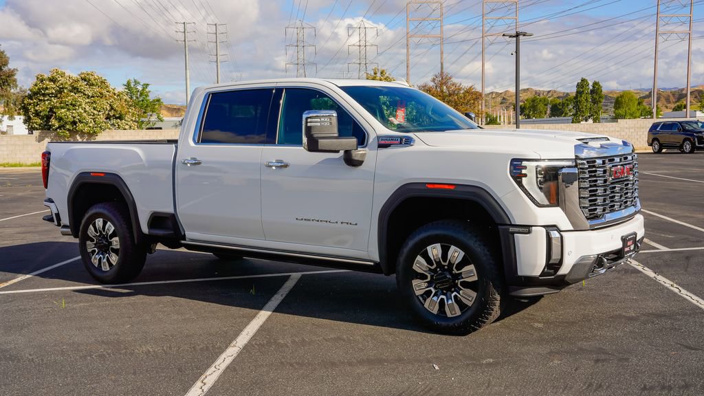 New 2026 GMC Sierra 2500 Denali w/ Denali Reserve Package AWD/4WD image 6