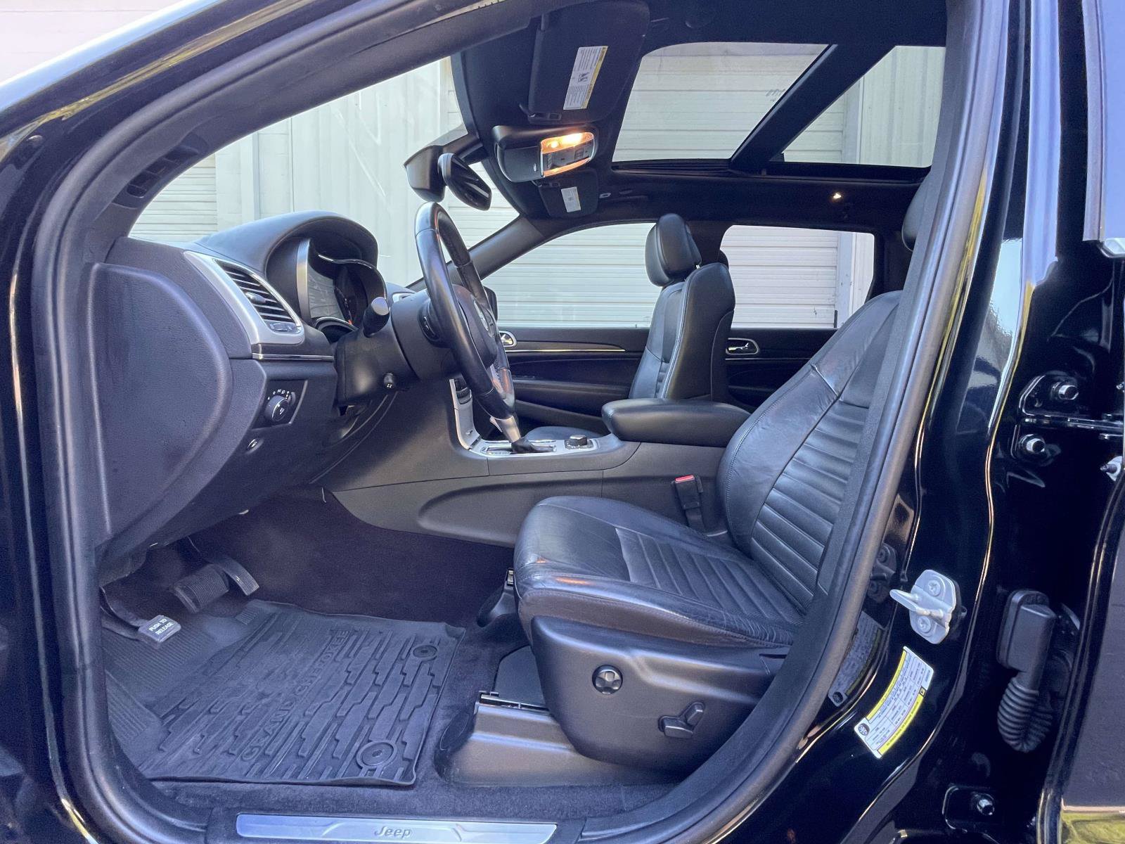Used 2018 Jeep Grand Cherokee Limited AWD/4WD image 16
