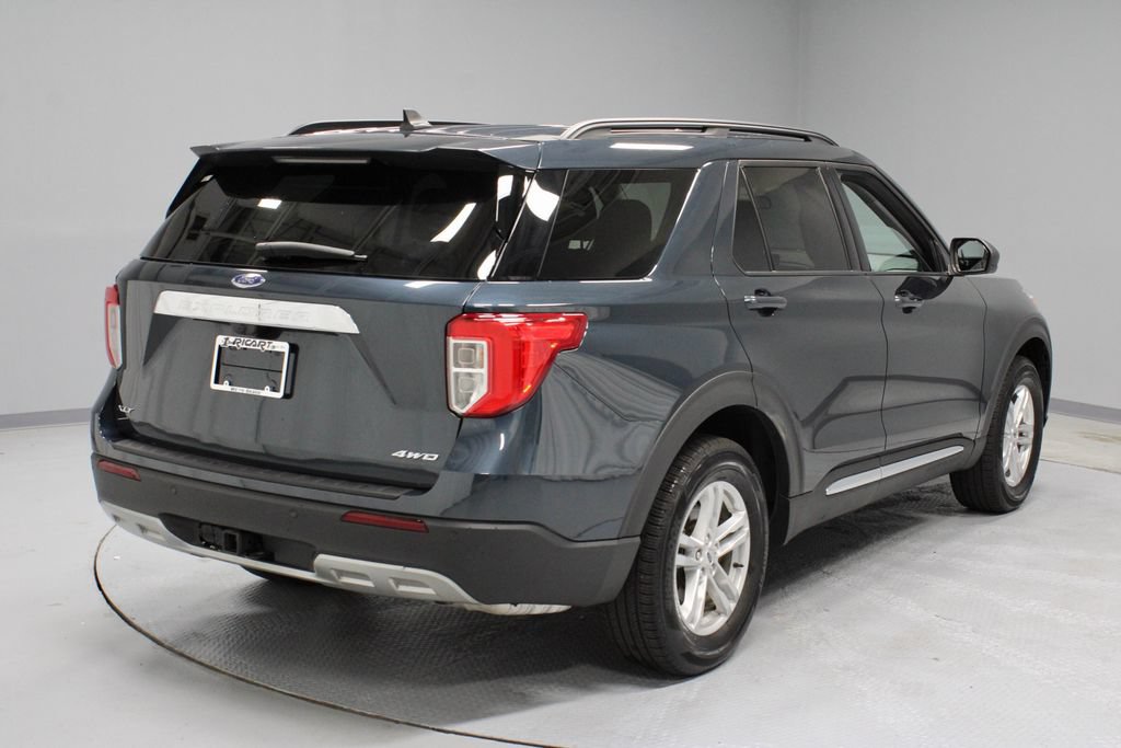 Used 2024 Ford Explorer XLT w/ Equipment Group 202A AWD/4WD image 11