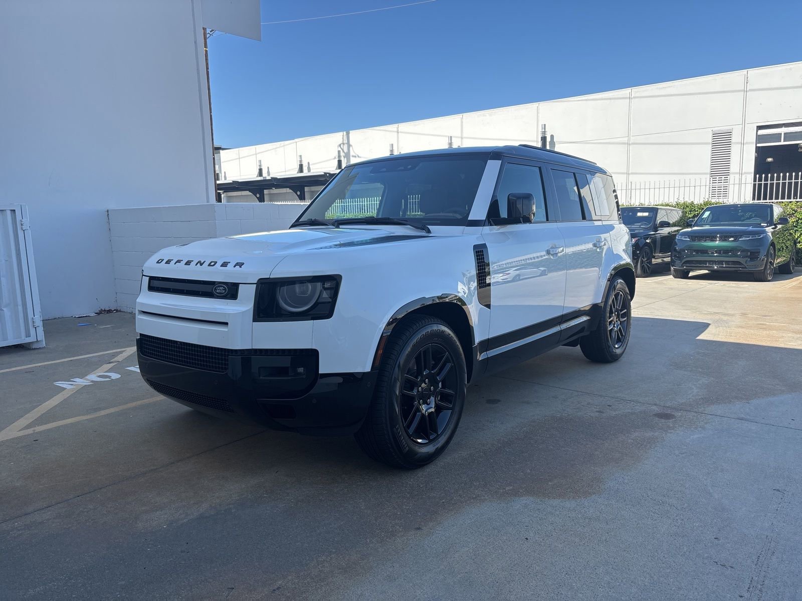 Used 2026 Land Rover Defender 110 X-Dynamic SE image 1