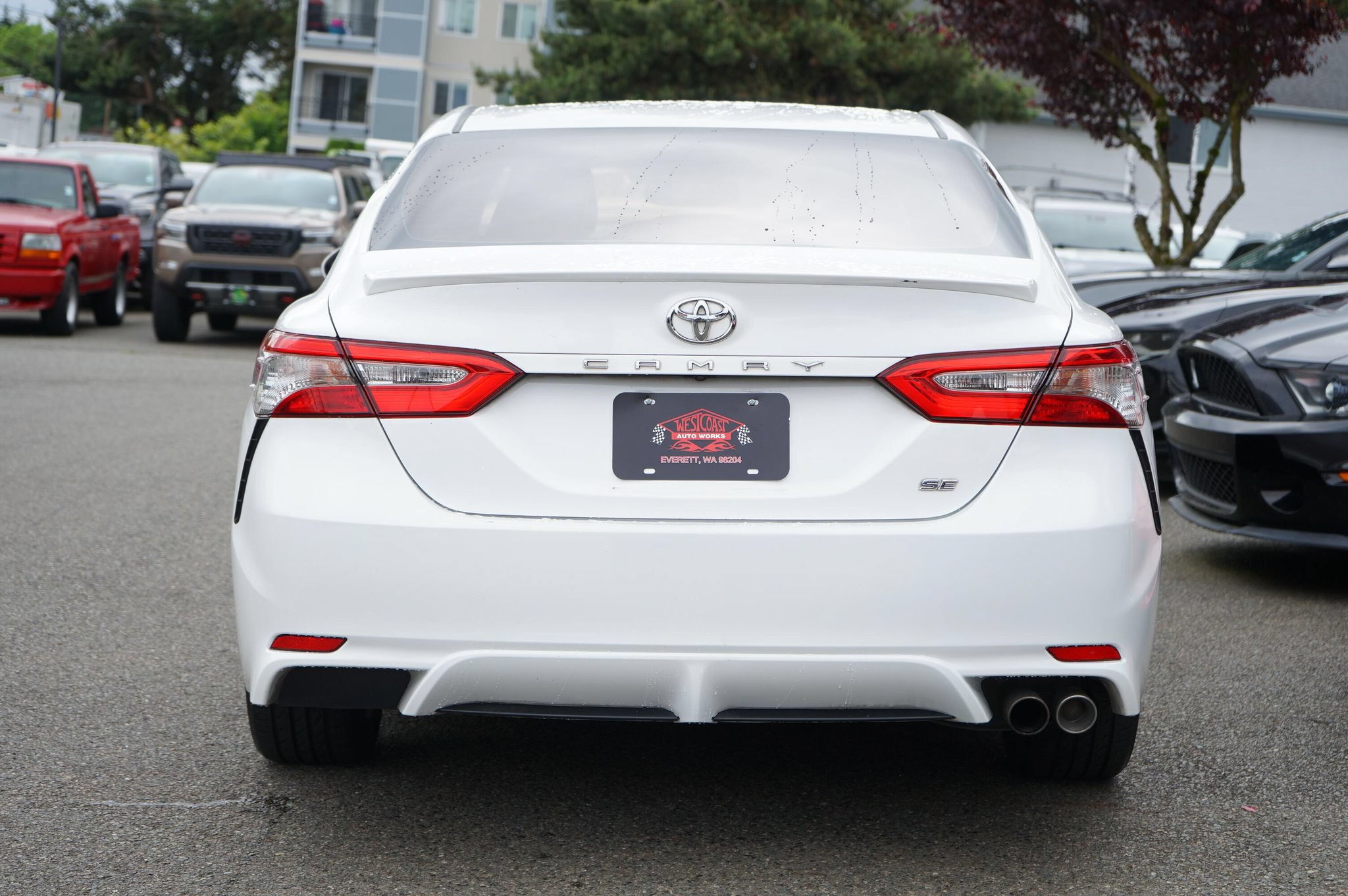 Used 2018 Toyota Camry SE w/ Convenience Package FWD image 4