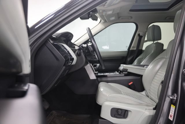 Used 2019 Land Rover Discovery HSE Luxury AWD/4WD image 19