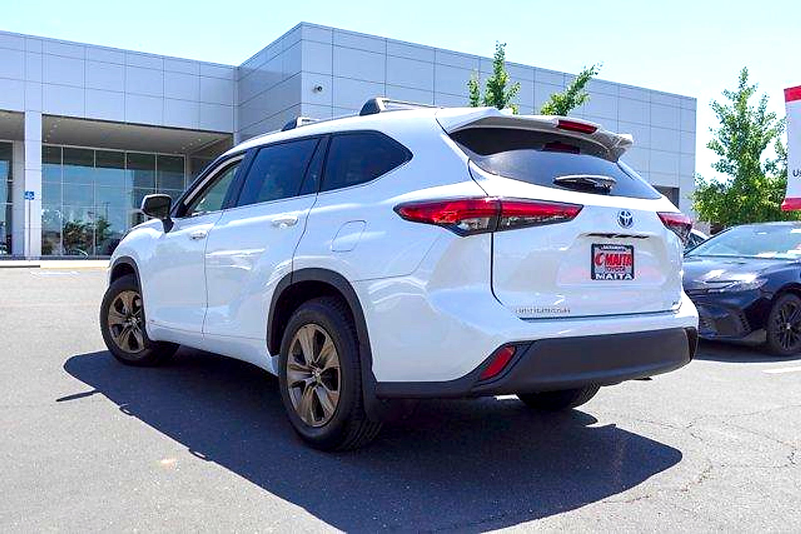Used 2023 Toyota Highlander Bronze Edition AWD/4WD image 7