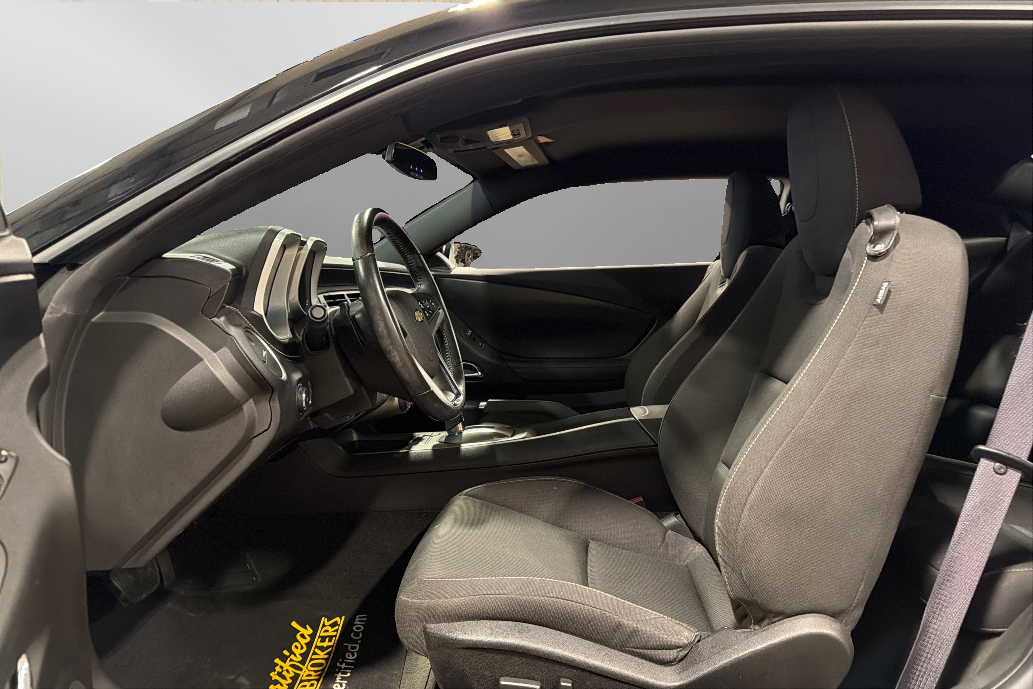 Used 2015 Chevrolet Camaro LT RWD image 17