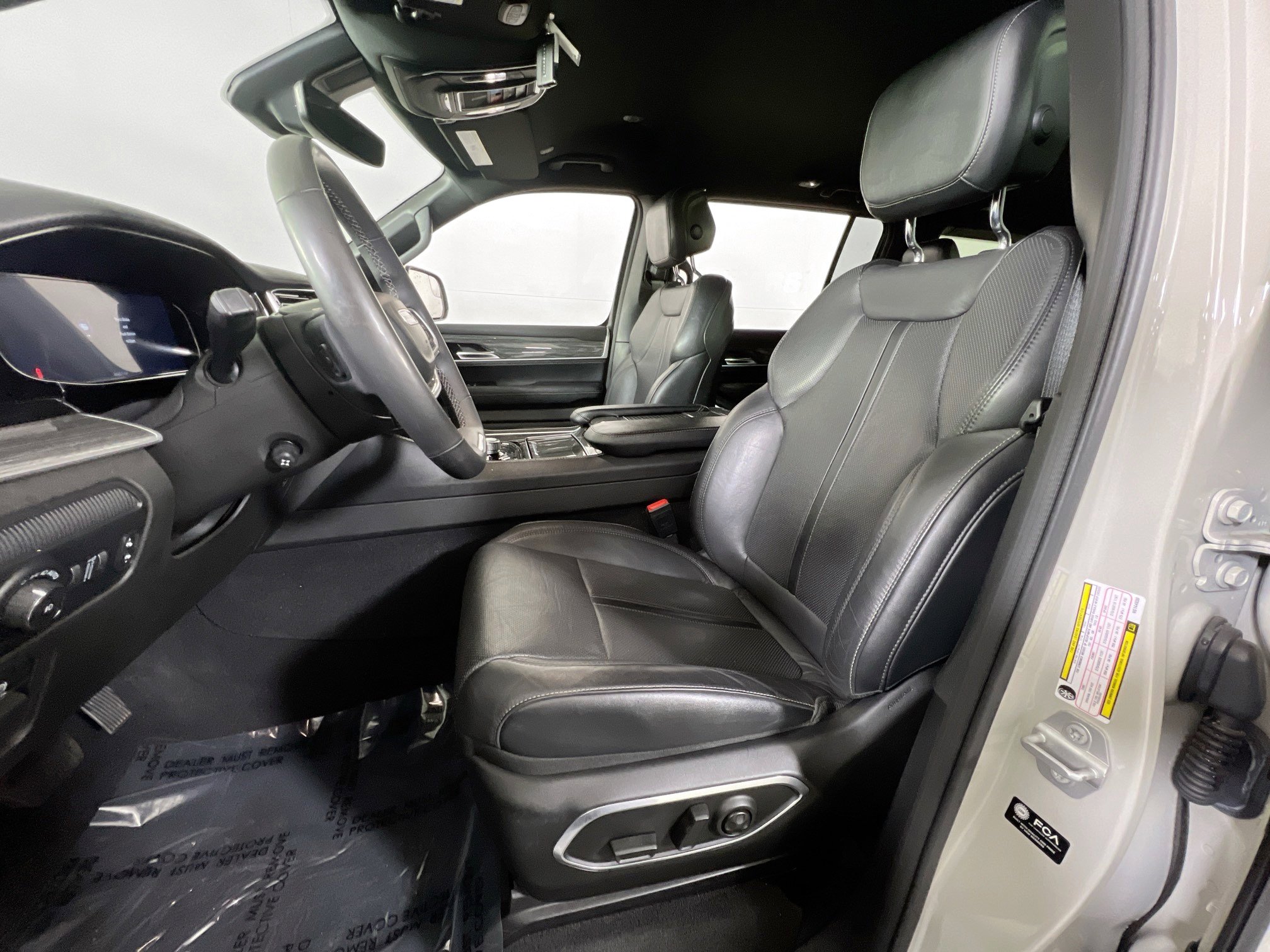 Used 2022 Jeep Wagoneer Series III image 22