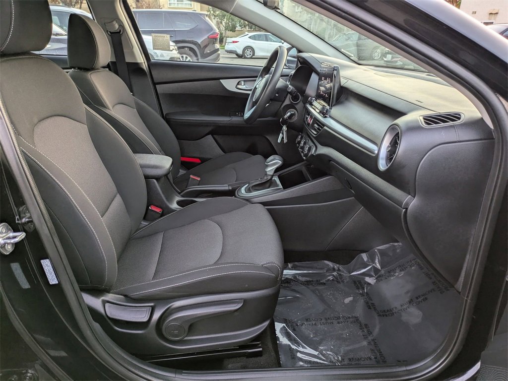 Used 2024 Kia Forte LXS image 32