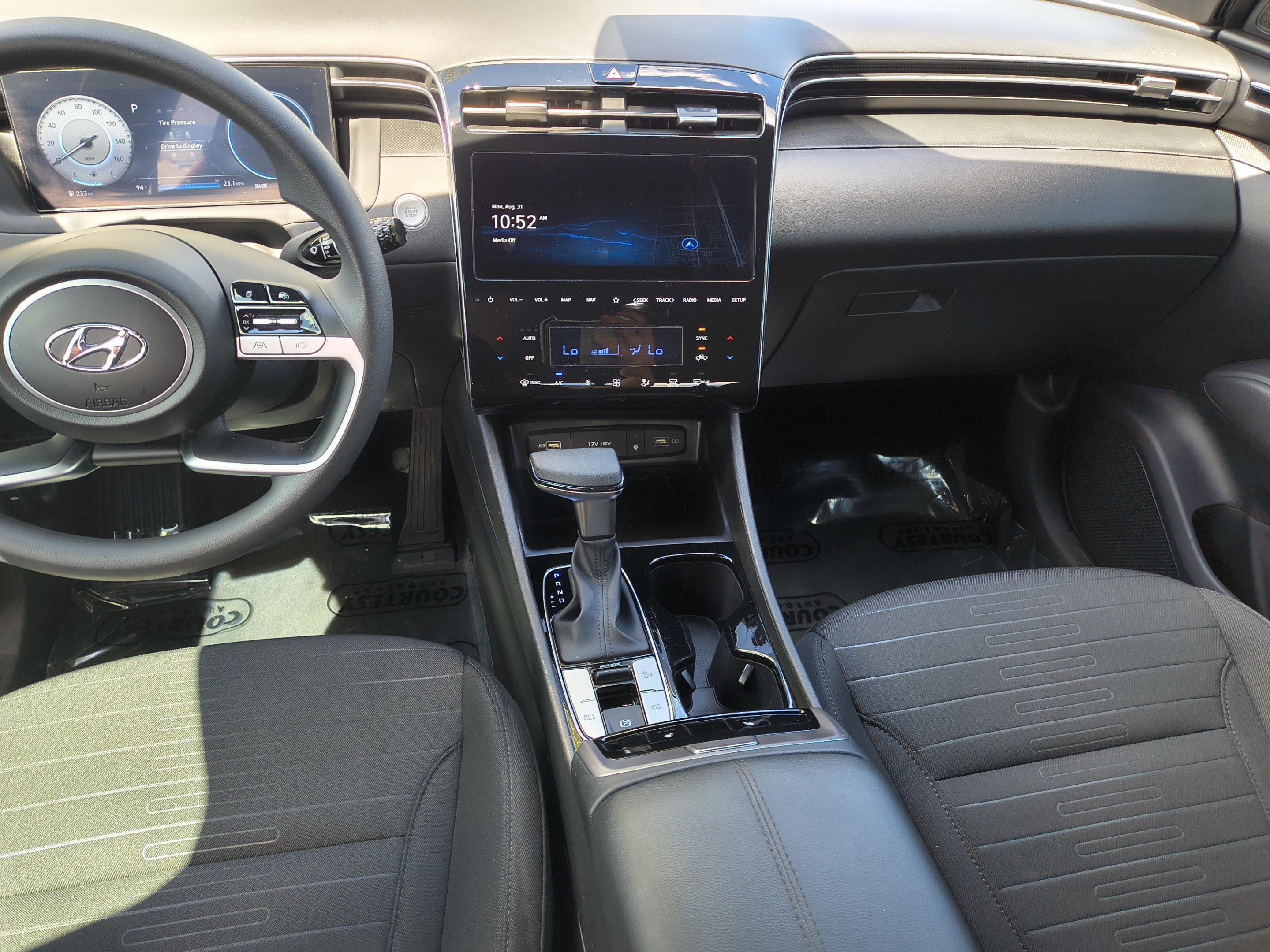 Used 2024 Hyundai Santa Cruz SEL w/ Activity Package FWD image 14