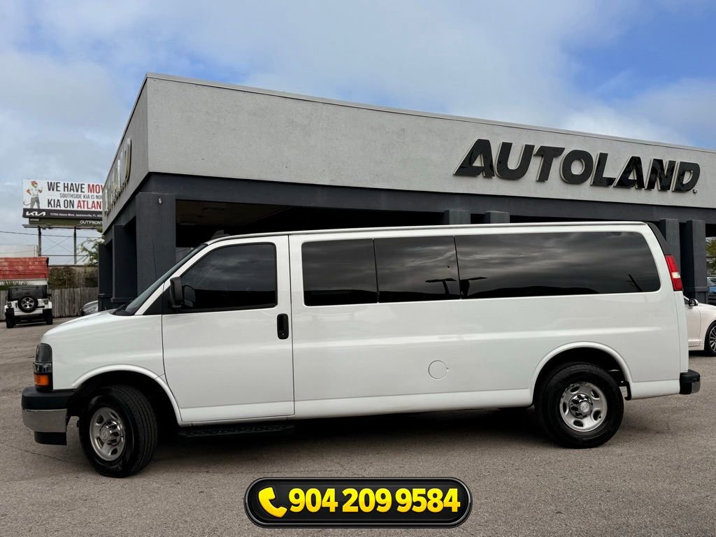 Used 2019 Chevrolet Express 3500 LT w/ LT Preferred Equipment Group RWD image 4