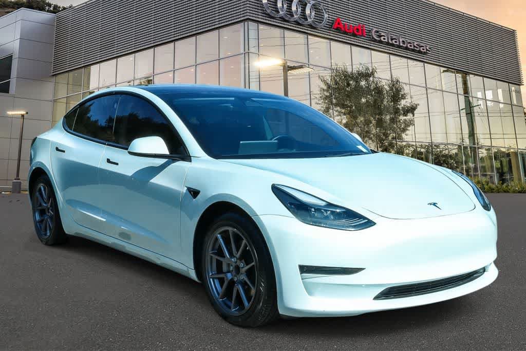 Used 2023 Tesla Model 3 Standard Range RWD image 4