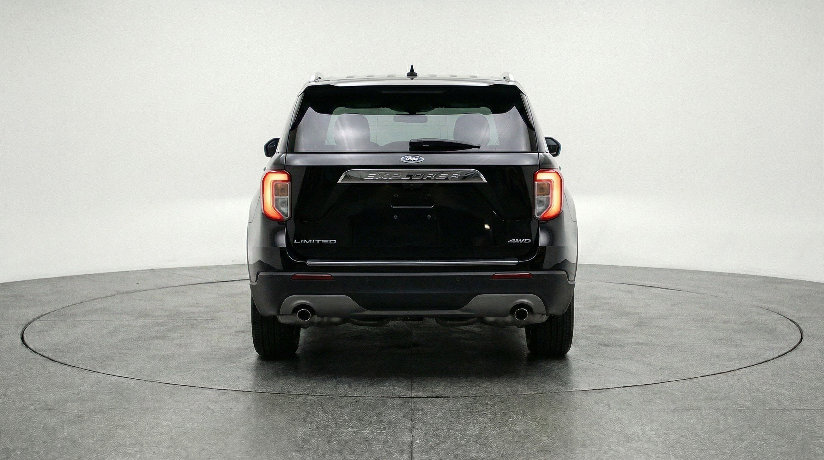 Used 2024 Ford Explorer Limited image 7