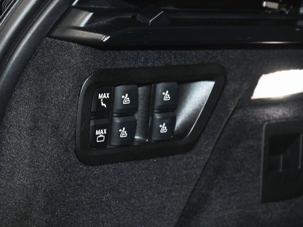 Used 2024 BMW X7 xDrive40i image 90