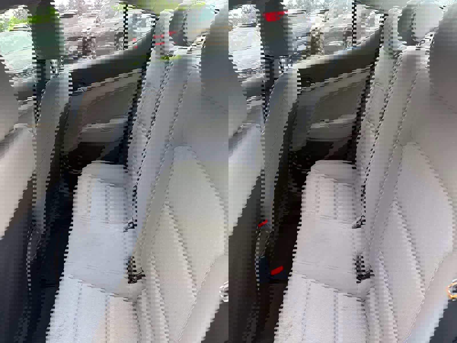 Used 2017 Hyundai Elantra SE image 16