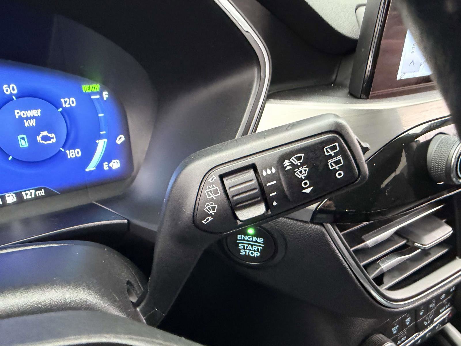 Used 2021 Ford Escape Titanium image 31