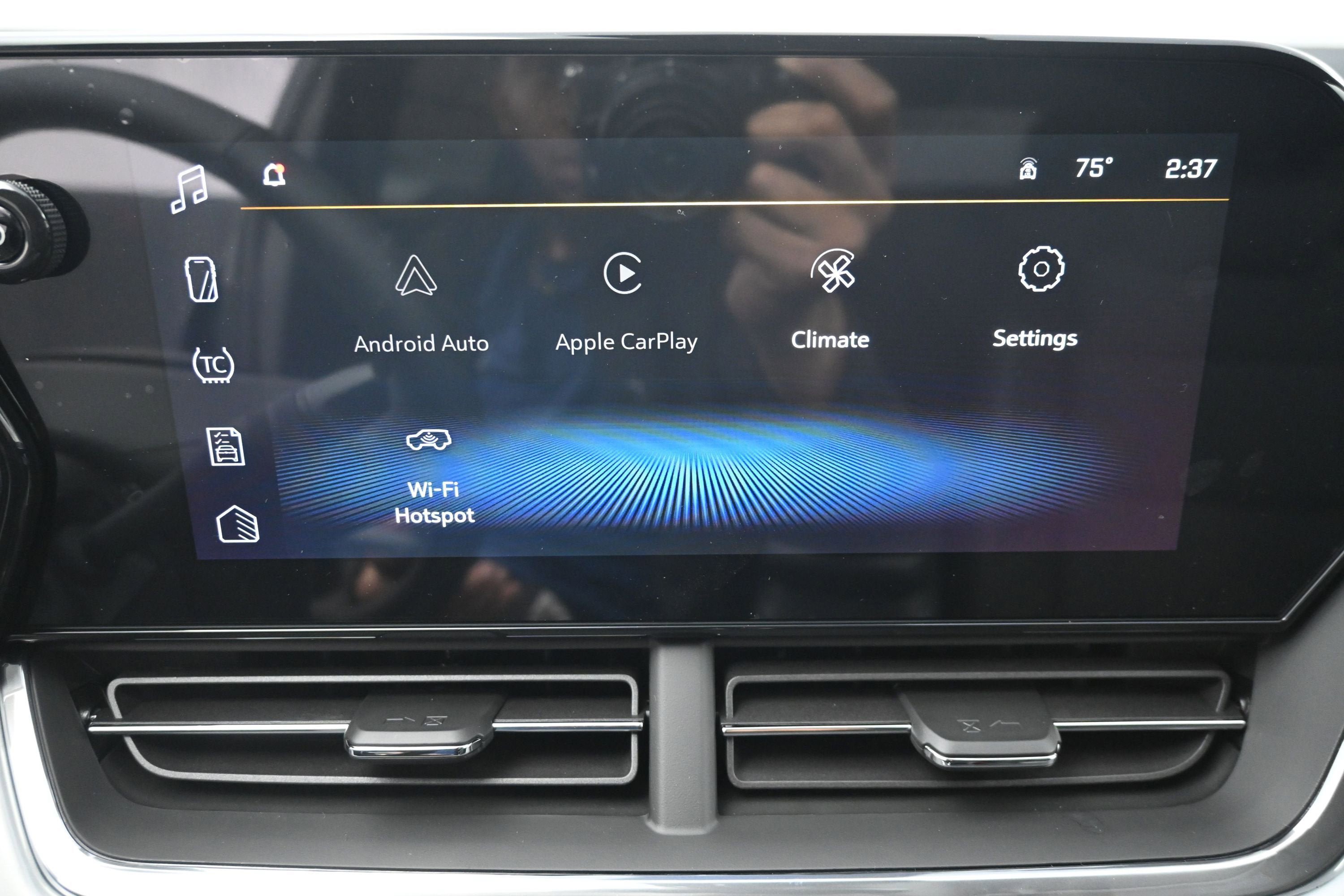 New 2026 Chevrolet Trax LT w/ Sunroof Package FWD image 14