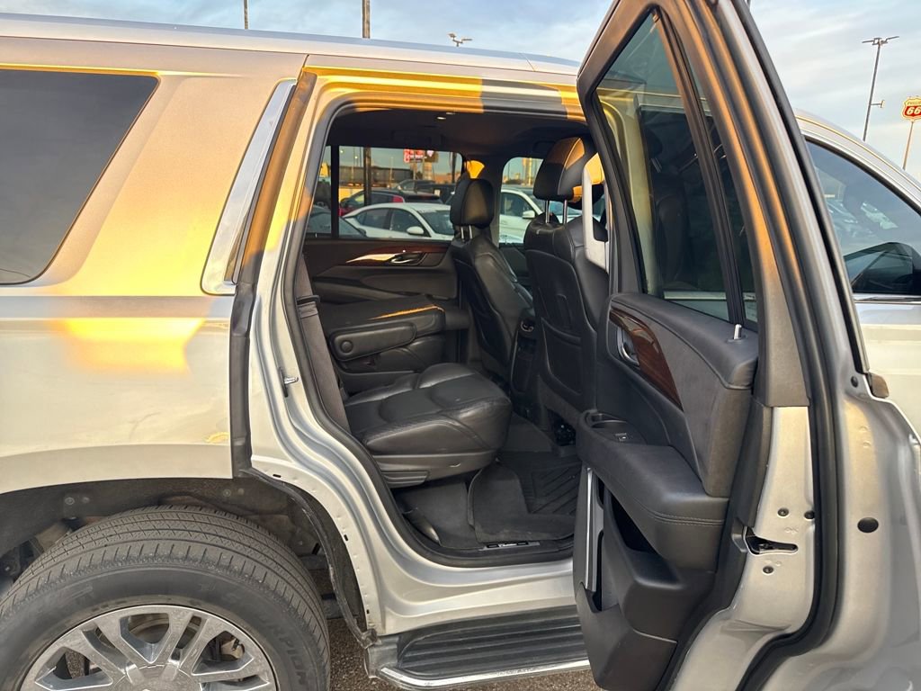 Used 2019 Cadillac Escalade 4WD image 18