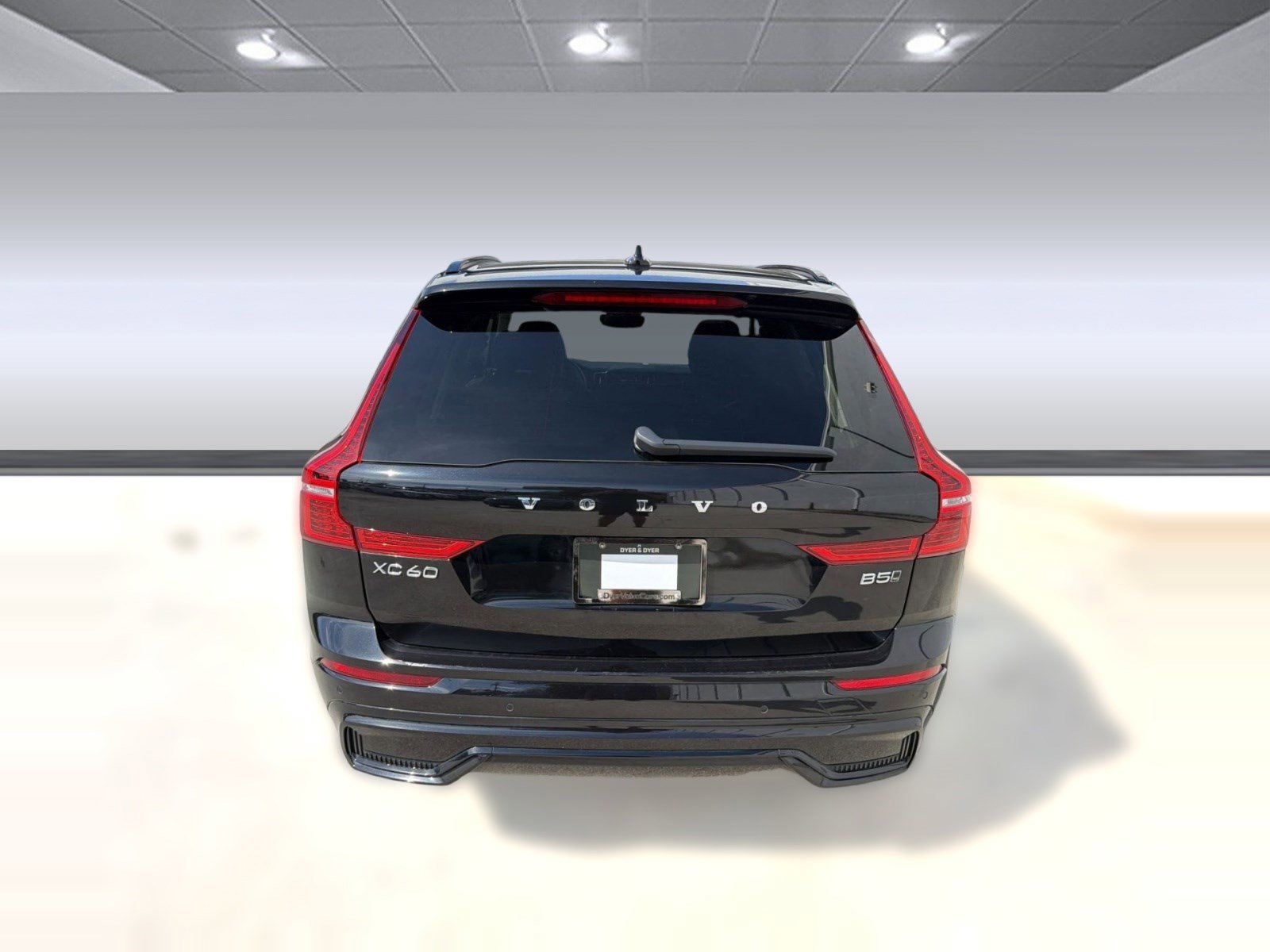 Certified 2025 Volvo XC60 B5 Plus image 10