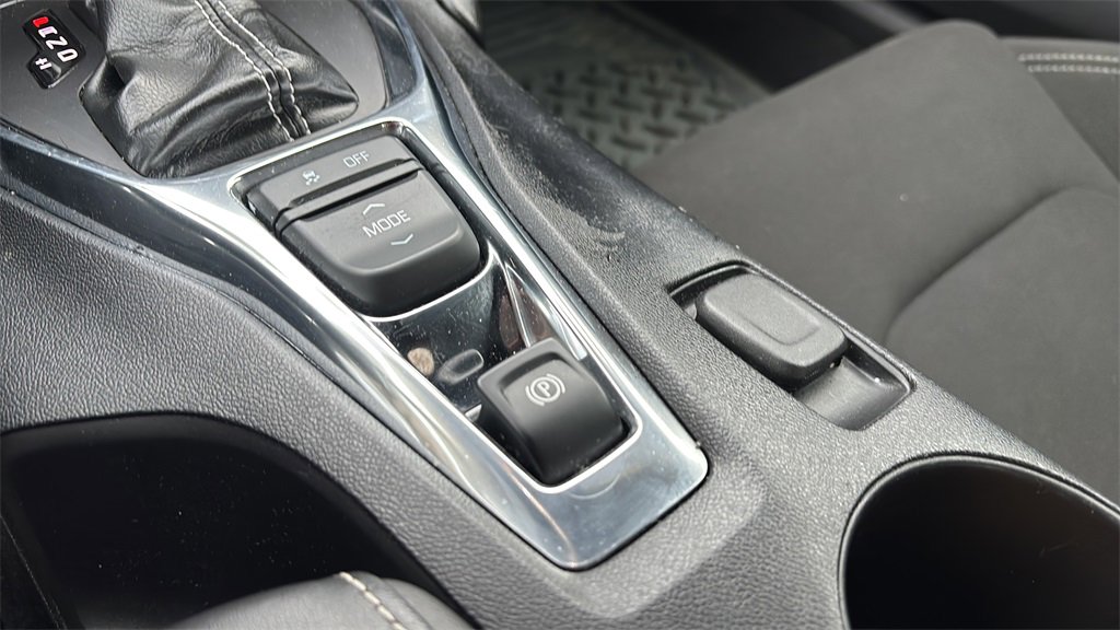 Used 2020 Chevrolet Camaro LT image 28