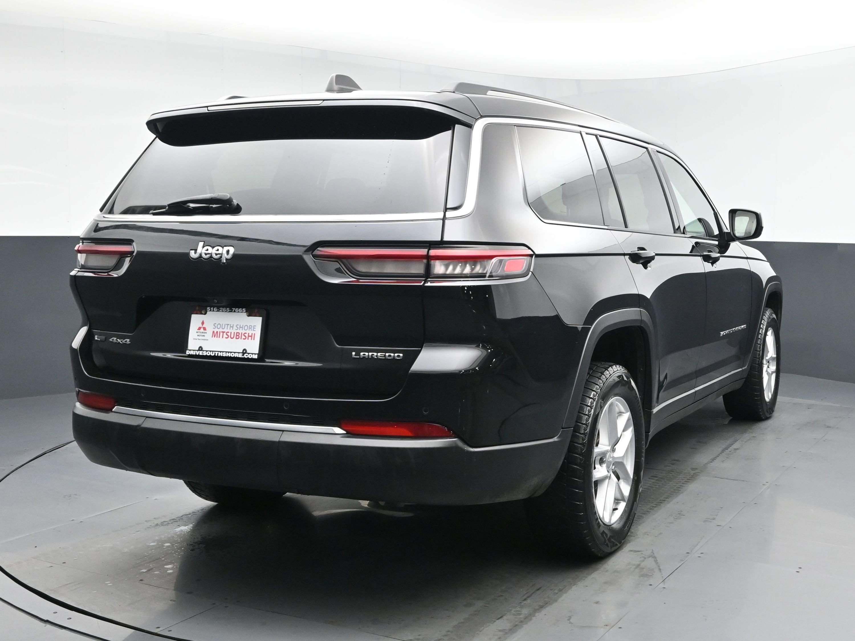 Used 2022 Jeep Grand Cherokee L Laredo w/ Luxury Tech Group I image 24