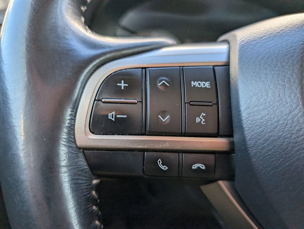 Used 2016 Lexus ES 300h w/ Luxury Package w/Wood Trim image 15