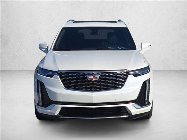 Used 2025 Cadillac XT6 Luxury FWD image 2
