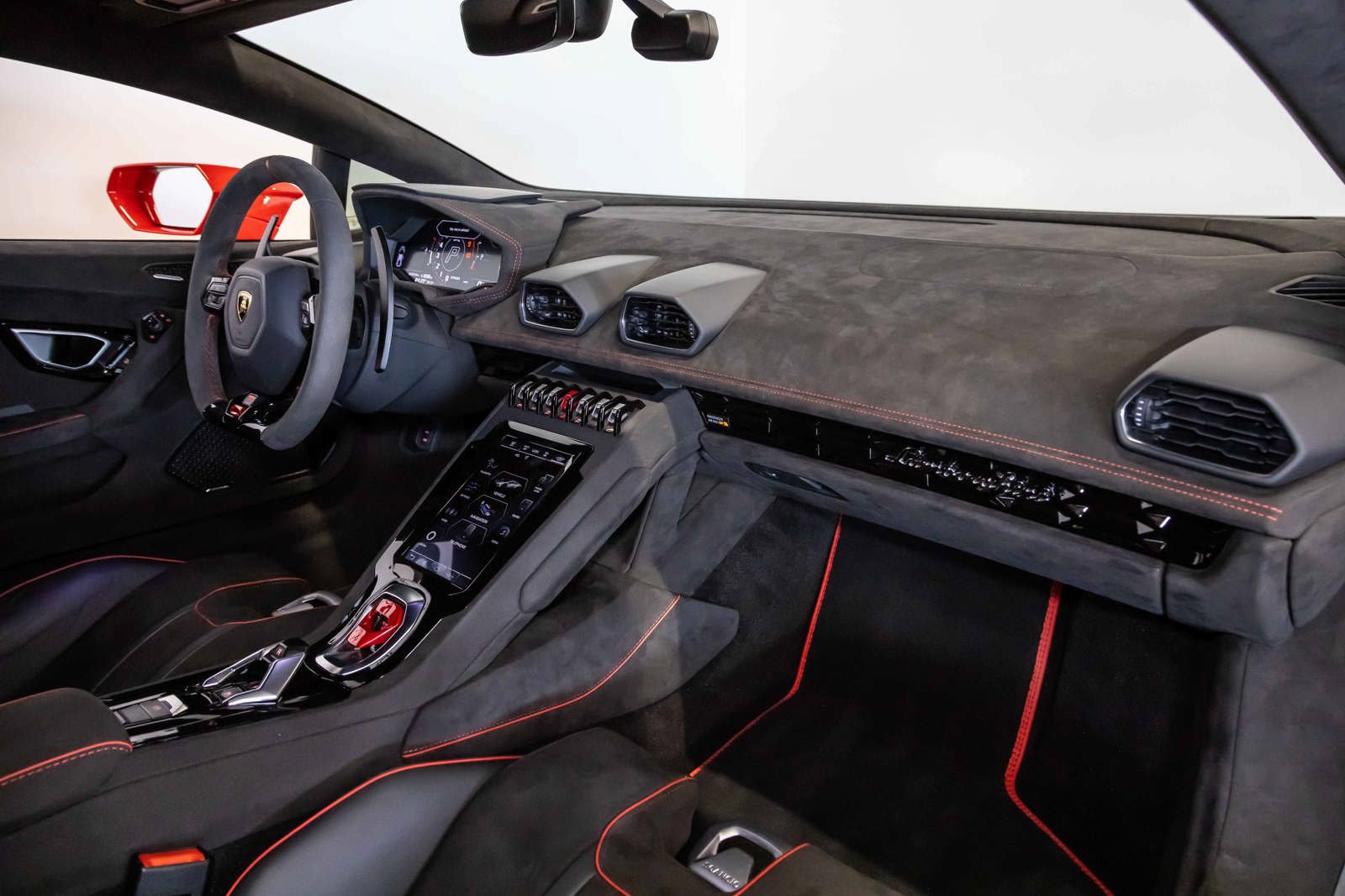 Used 2024 Lamborghini Huracan Sterrato AWD/4WD image 37
