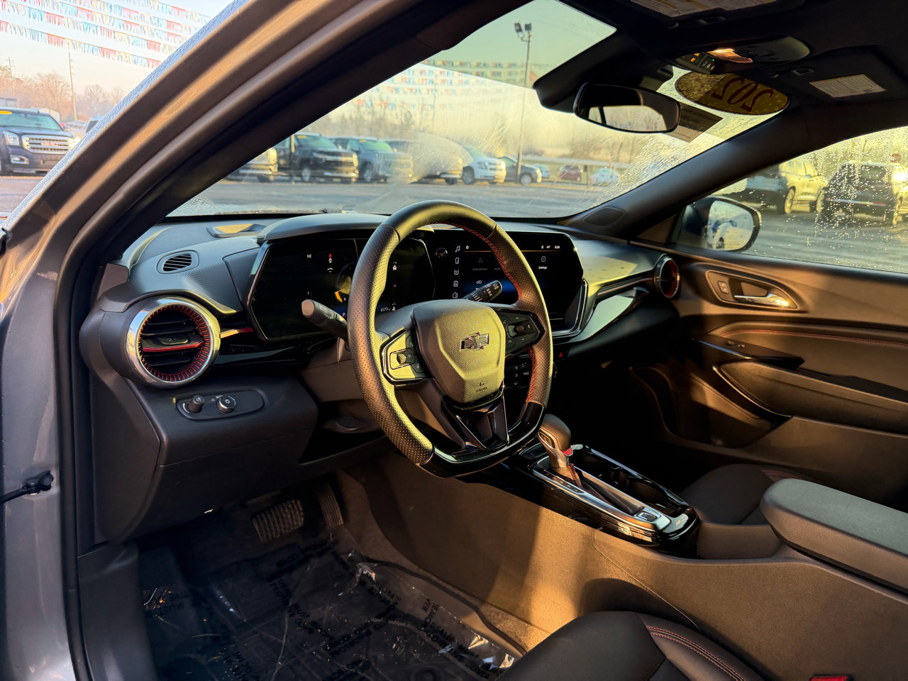 Used 2025 Chevrolet Trax RS w/ Driver Confidence Package image 13