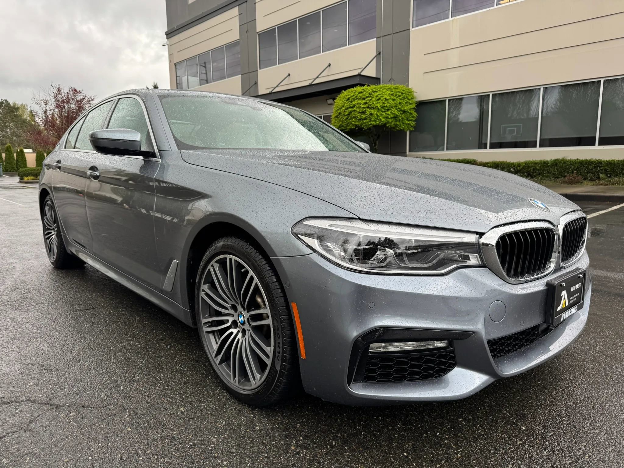 Used 2018 BMW 530e xDrive image 2
