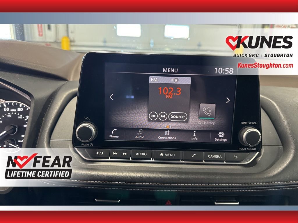 Used 2023 Nissan Rogue S image 29