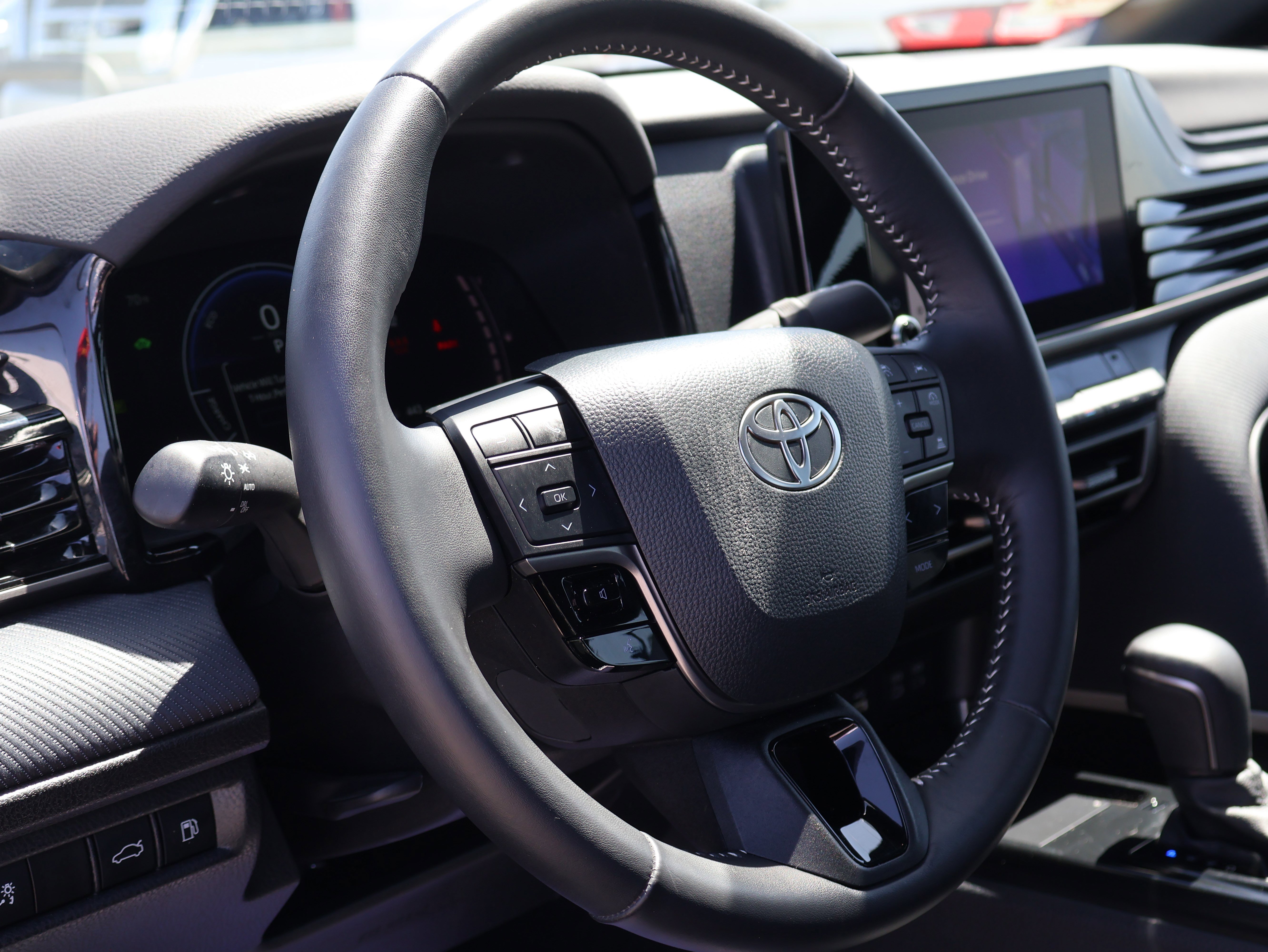 Used 2025 Toyota Camry SE FWD image 22