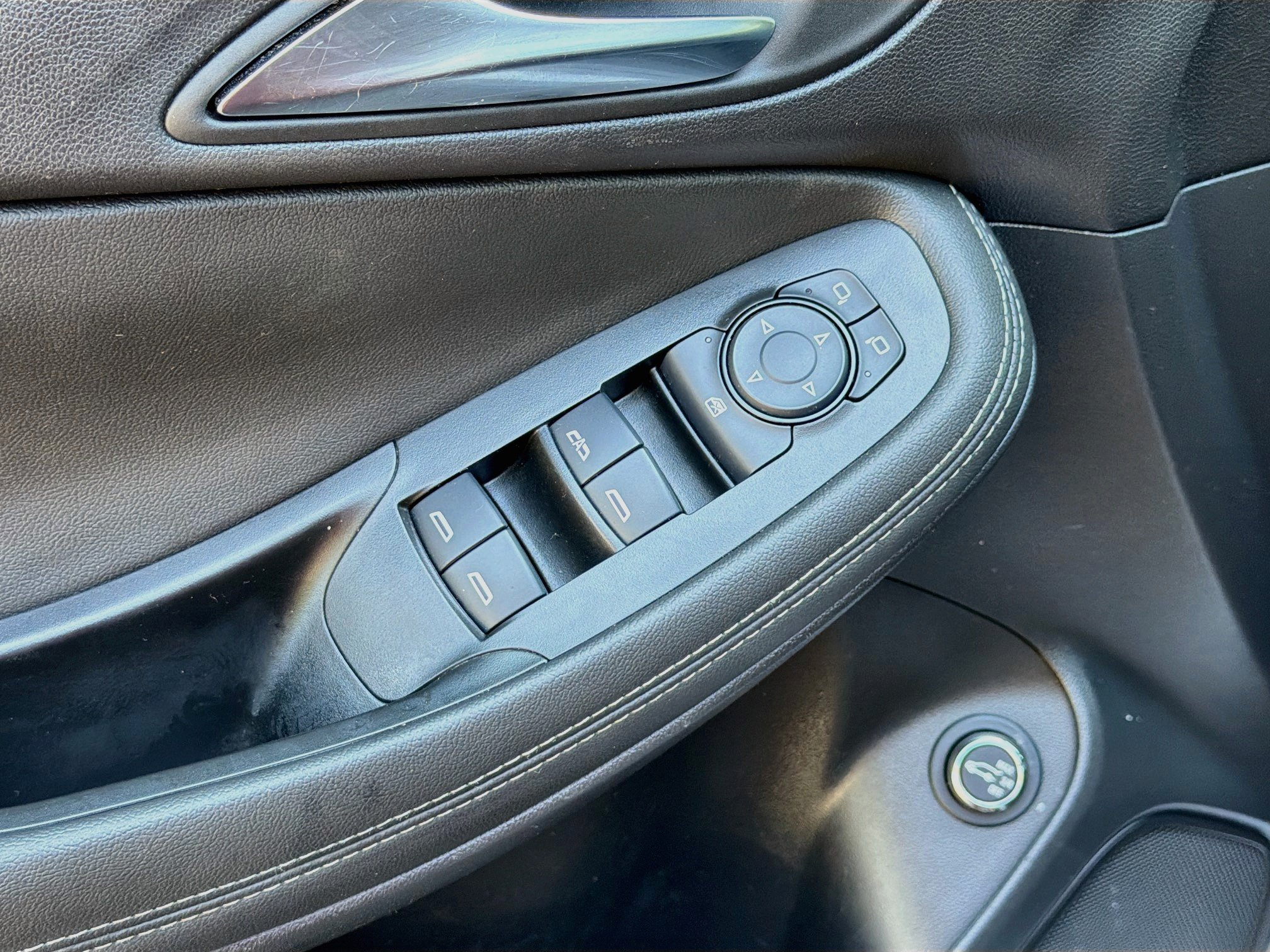 Used 2024 Buick Encore GX Preferred w/ Comfort Package FWD image 14