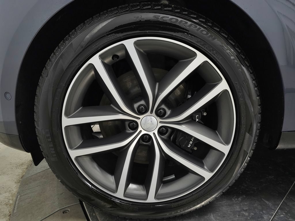 Certified 2025 Land Rover Range Rover SE AWD/4WD image 14