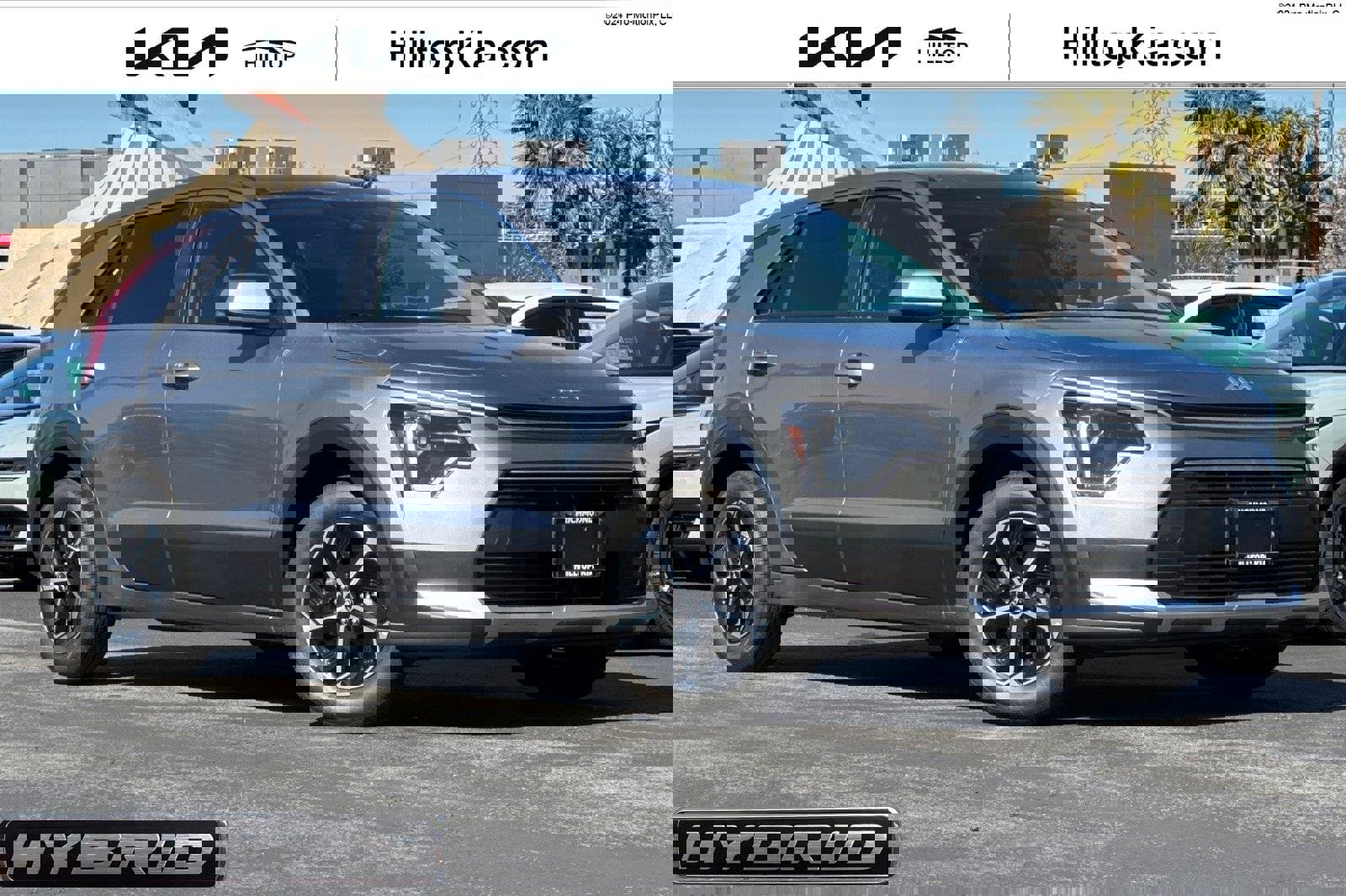 New 2025 Kia Niro LX
