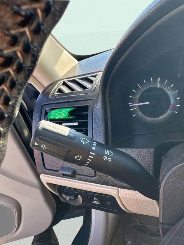 Used 2010 Mercury Milan Premier image 27