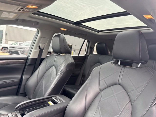 Used 2021 Toyota Highlander Platinum AWD/4WD image 29