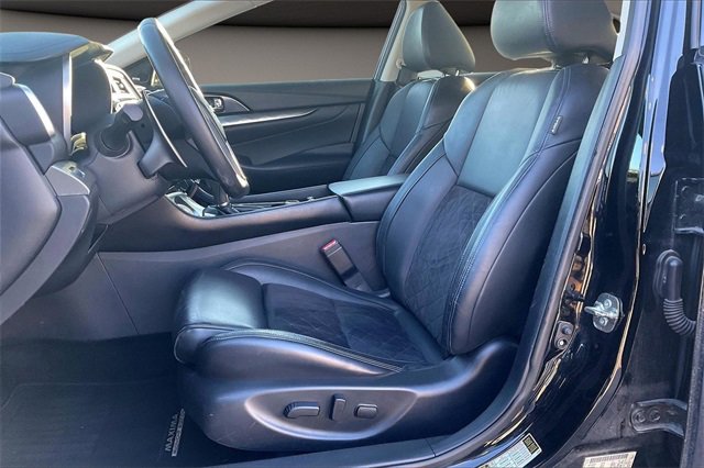 Used 2018 Nissan Maxima SR w/ Midnight Edition image 22