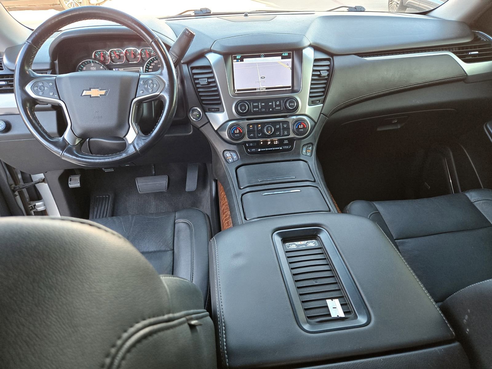 Used 2020 Chevrolet Suburban Premier image 10