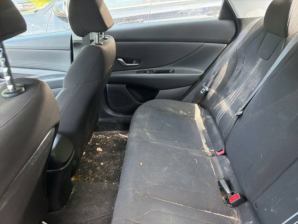 Used 2023 Hyundai Elantra SEL w/ Convenience Package FWD image 8