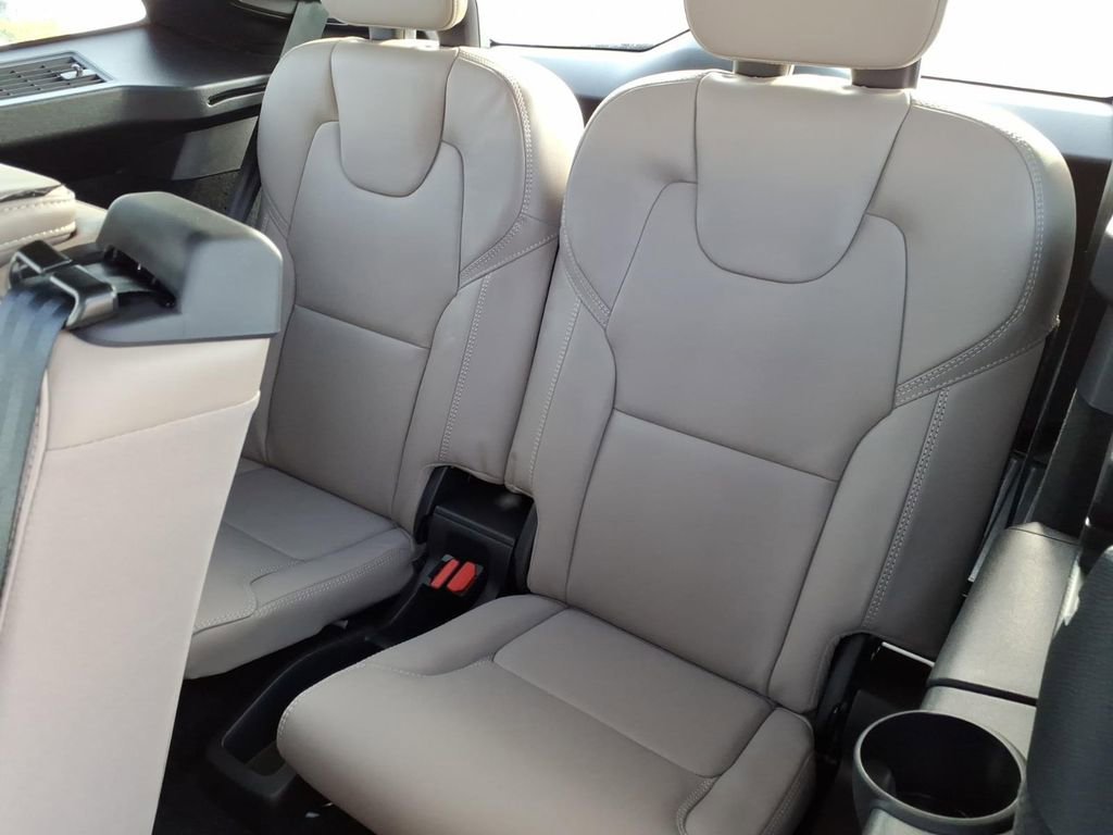 Certified 2026 Volvo XC90 B6 Ultra w/ Protection Package image 10
